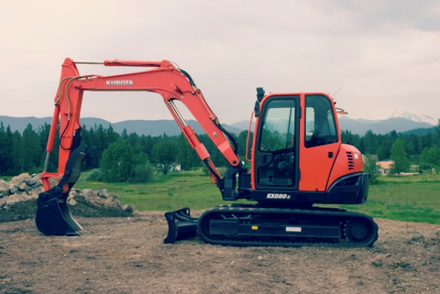 How-to-Operate-a-Mini-Excavator