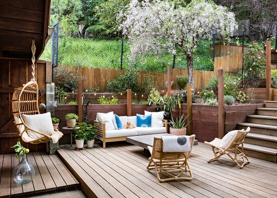 Tips to Make Over Your Outdoor Space to Expand Your Home’s Entertaining Area
