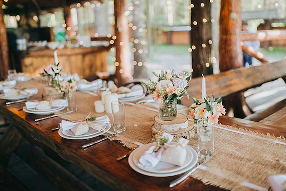 burlap wedding decoration with burlap runner