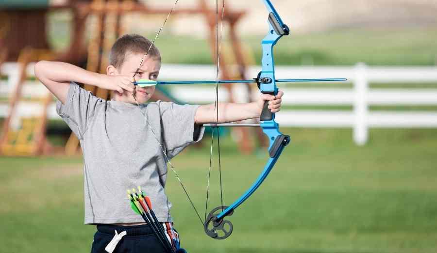 kid with youth bow
