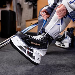 FLYLITE-bauer-skates